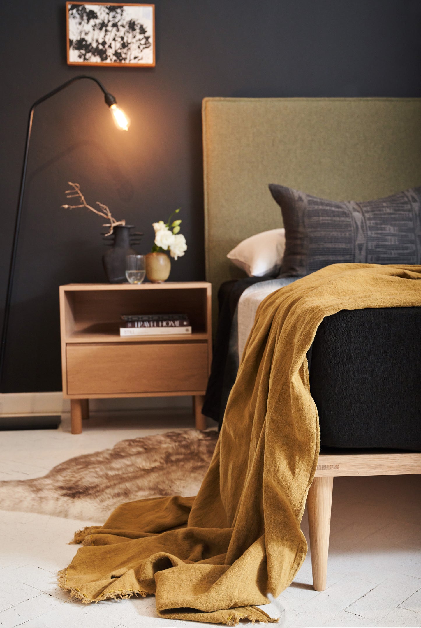 The Turned Leg Bed Base
