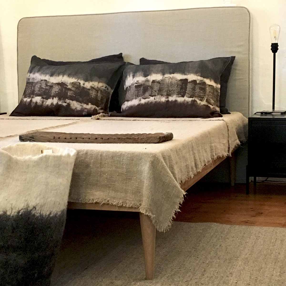 The Turned Leg Bed Base