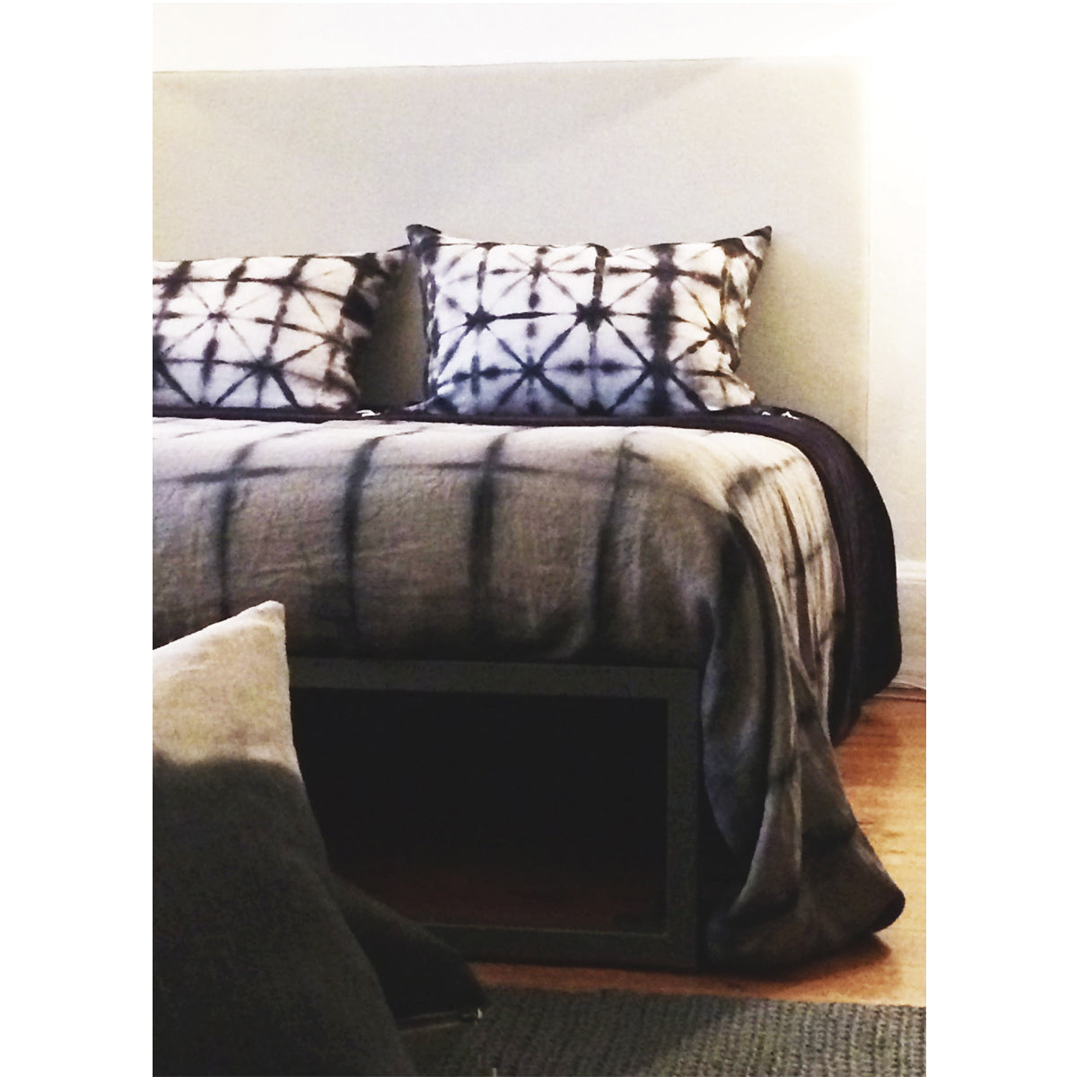 The Steel Loop Leg Bed Base