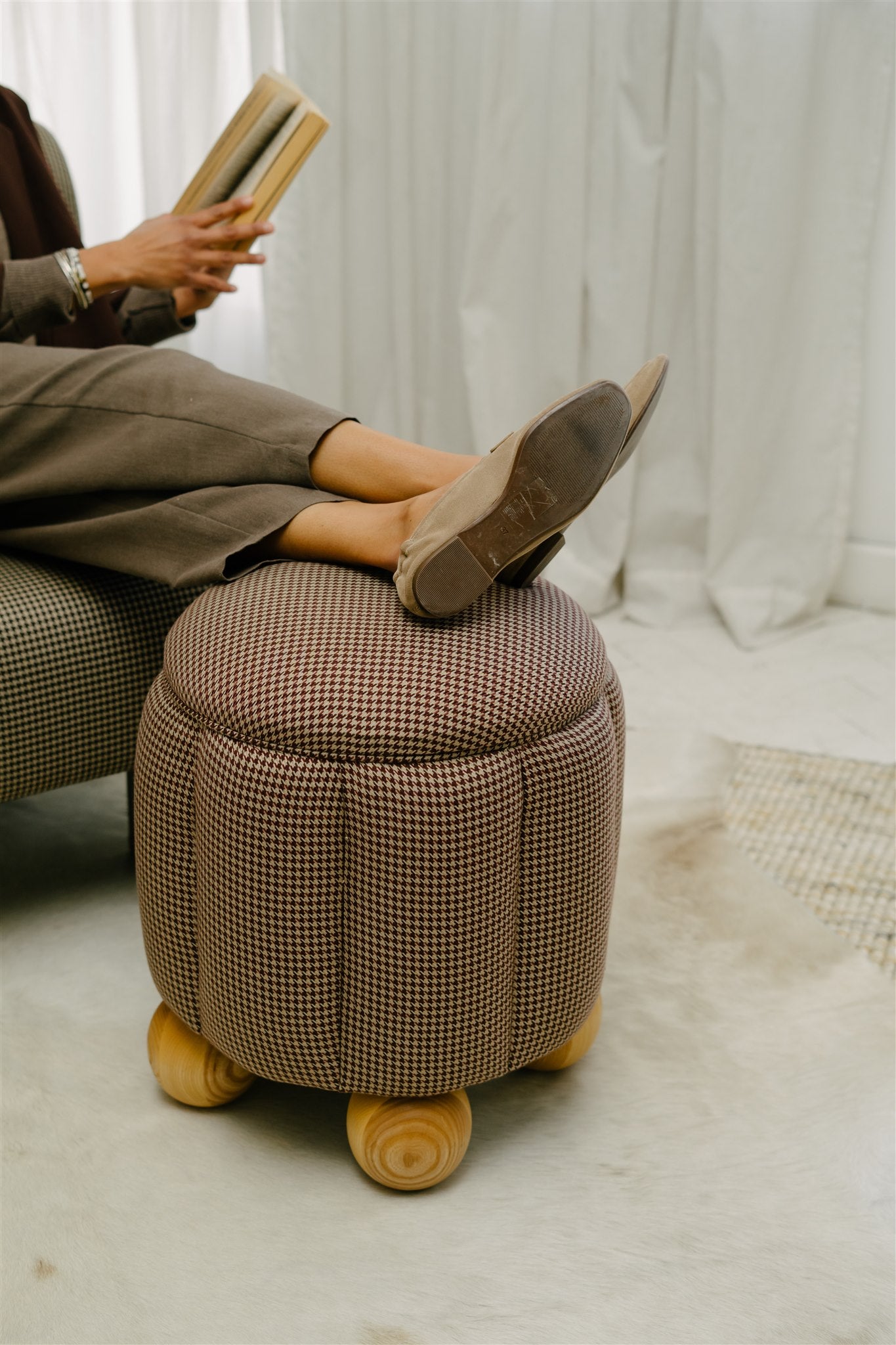 The Polly Otter Stool