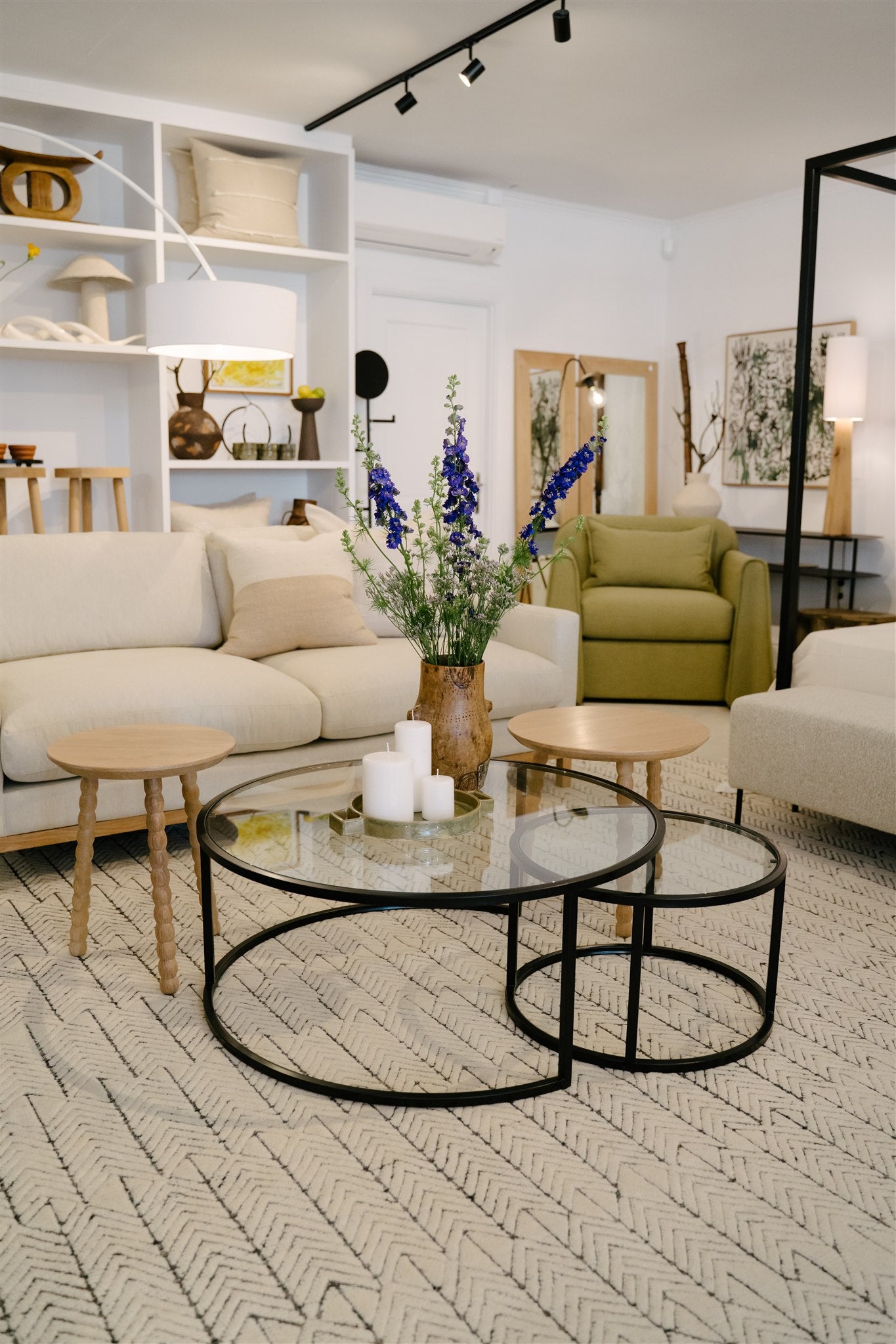 The Clear Nesting Tables