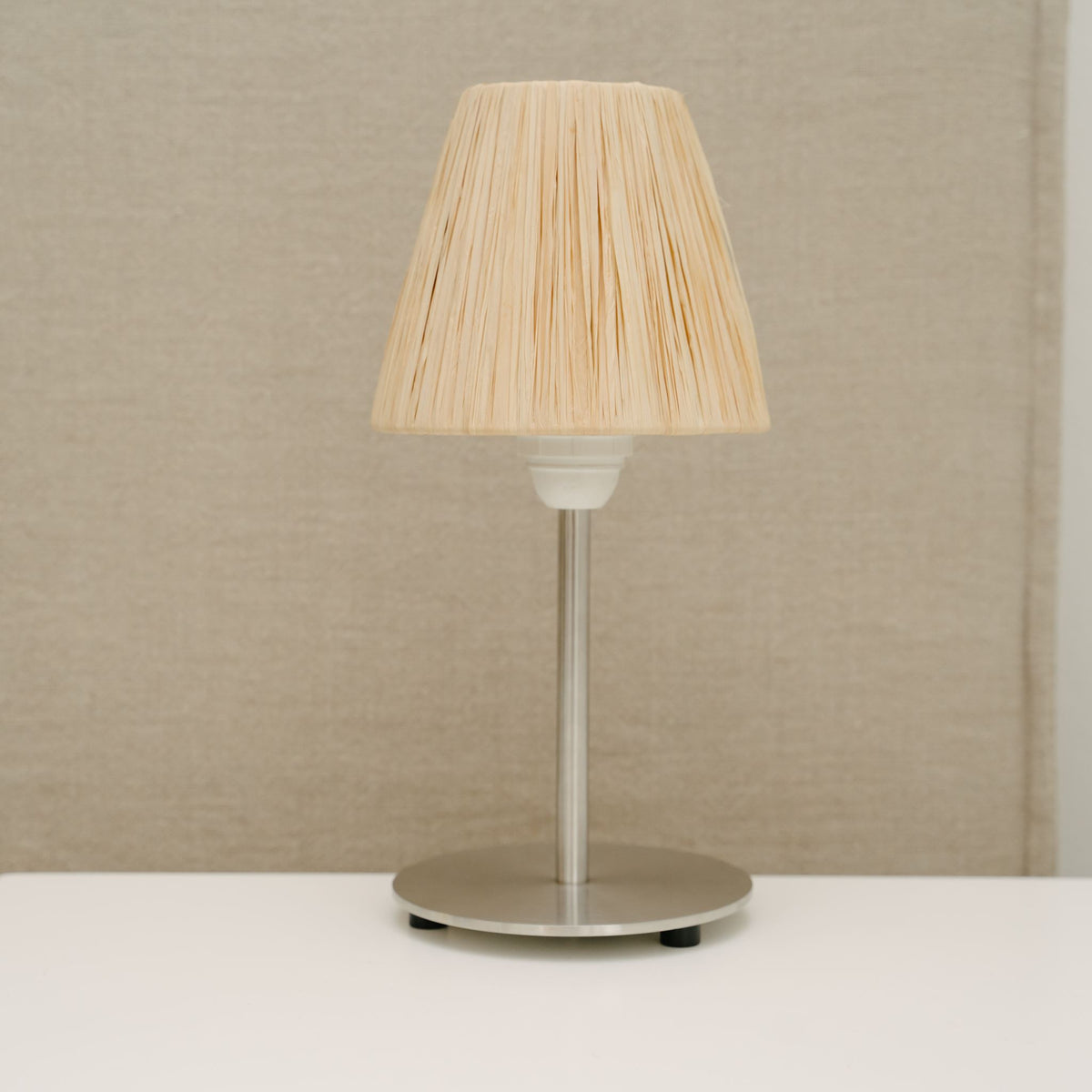 The Simple Table Lamp - Round Base