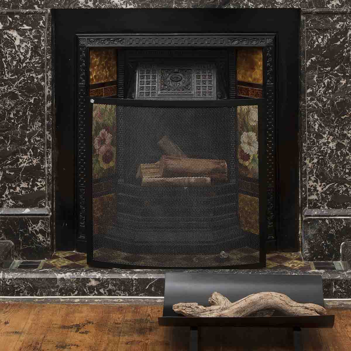The Curved Log Holder